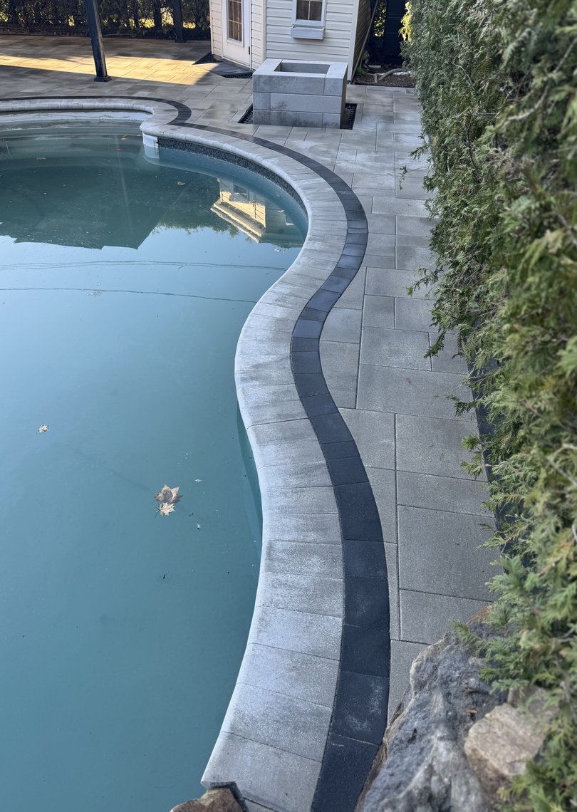 vue-aerienne-drone-maison-piscine-quartier-ddl