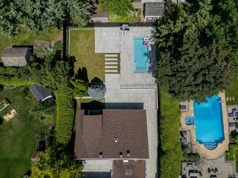 Piscine creusée vs hors-terre : laquelle choisir à Laval en 2026 ?